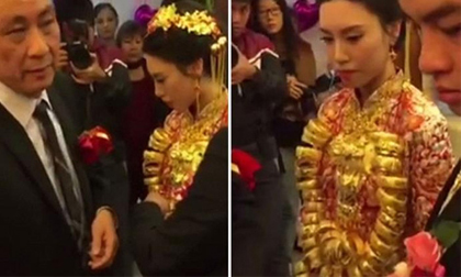 Choáng: Cô dâu trẻ được trao 20kg vàng đeo trĩu cổ
