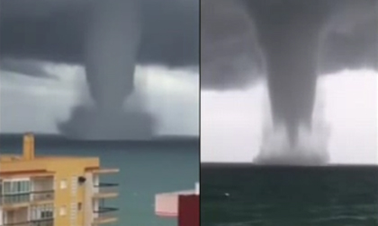 Vòi rồng khổng lồ tấn công vào bờ biển như ngày tận thế