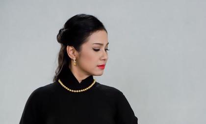 U50 Việt Trinh đẹp dịu dàng khi diện áo dài đen