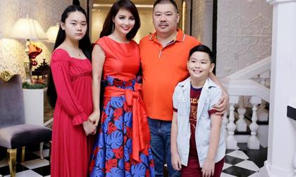 Mai Thu Huyền hạnh phúc khoe ảnh gia đình kỉ niệm 14 năm ngày cưới