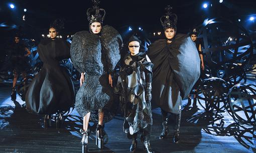 Sàn diễn dài nhất trong 9 năm qua của Đỗ Mạnh Cường