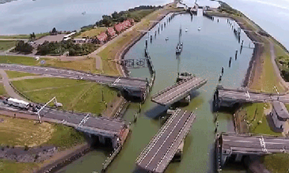 Cây cầu ma thuật, 'khắc nhập - khắc xuất' như trong phim