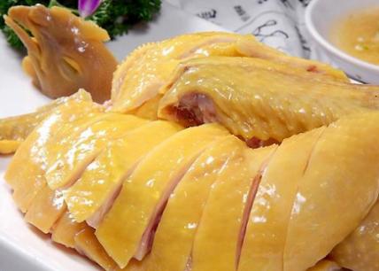 Ăn da gà không hề có hại như nhiều người vẫn quan niệm