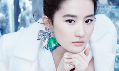 Mê mẩn ngắm vẻ đẹp trong veo, thánh thiện của Lưu Diệc Phi