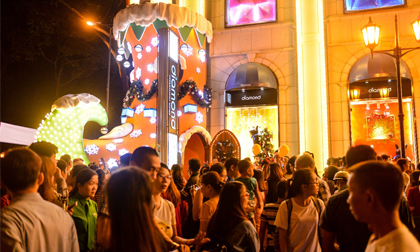 Giới trẻ ngạc nhiên với hình ảnh 'Giáng sinh cam'