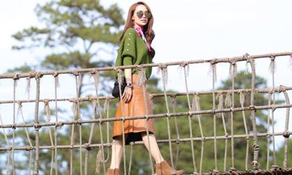 Minh Hằng xinh xắn, trẻ trung đi chơi cùng bạn bè