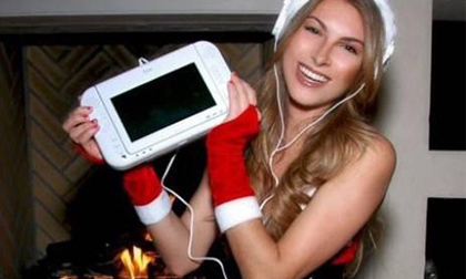 Ham chụp ảnh Giáng sinh, cô gái đã giật thót mình khi phát hiện điều này