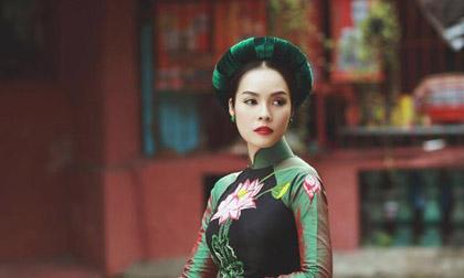 Dương Cẩm Lynh duyên dáng trong tà áo dài sau sinh con 2 tháng