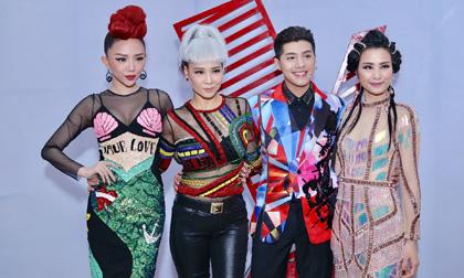 Vừa ra mắt, bốn HLV Giọng hát Việt 2017 đã gây choáng vì độ loè loẹt