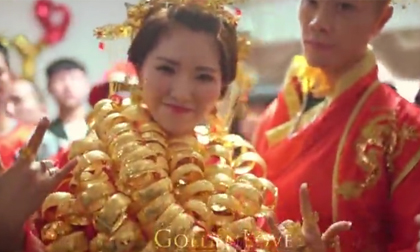 Choáng ngợp với đám cưới xa xỉ, ngập tràn vàng của con trai đại gia Trung Quốc