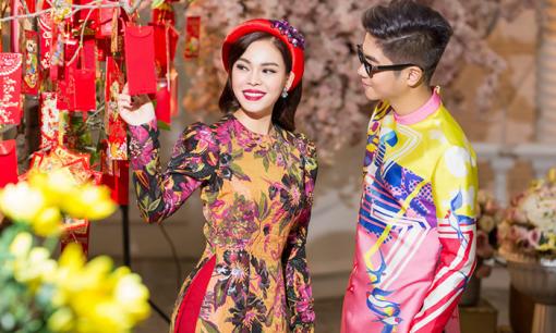 Bùi Anh Tuấn cùng Giang Hồng Ngọc tưng bừng đón Tết