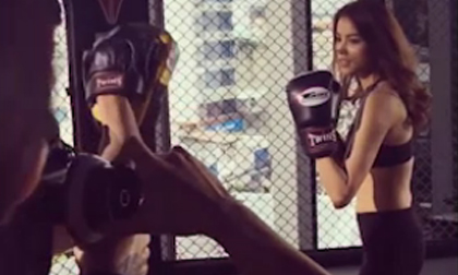 Phạm Hương khoe thân hình nóng bỏng khó cưỡng trong phòng tập