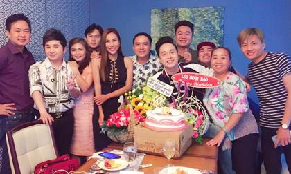 Nhật Tinh Anh đón sinh nhật hoành tráng bên bạn bè