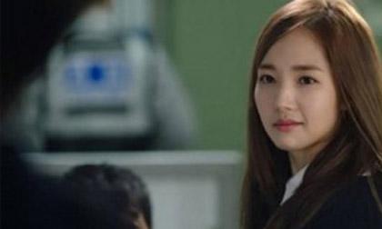 Mẹ chồng mất, 5 người con dâu khóc ngất chỉ có vợ mặt tỉnh bơ khiến tôi xấu hổ trước anh em họ hàng