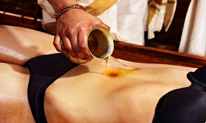 Nhỏ vài giọt dầu vào rốn, chữa bệnh hiệu quả hơn cả thuốc