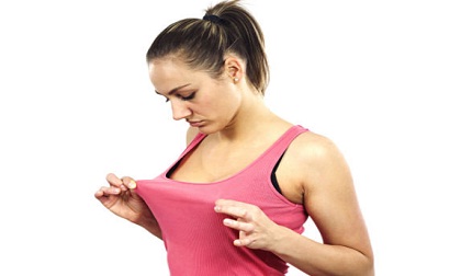 Kích cỡ ngực có ảnh hưởng đến mối quan hệ? Phụ nữ dù ngực to hay nhỏ đều nên đọc