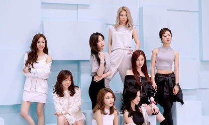 Các thành viên SNSD đẹp ngất ngây trong hậu trường chụp ảnh quảng cáo 