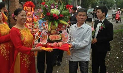 Tròn mắt với dàn bê tráp toàn U50 trong đám hỏi