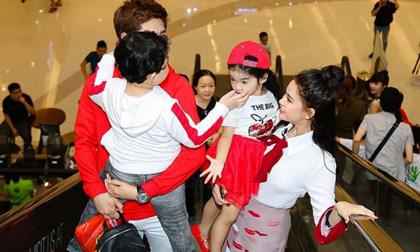 Vợ chồng Trương Quỳnh Anh đưa con trai cưng đi biểu diễn thời trang