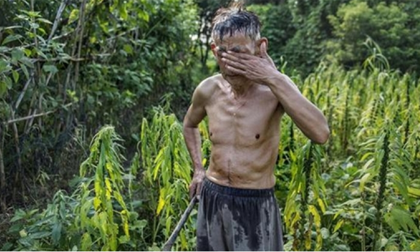 Cuộc sống nghèo khổ, cơ cực của triệu phú phá sản vì... làm từ thiện quá nhiều