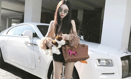 Cuộc sống vương giả của hot girl sở hữu đôi mắt to tròn nhất Trung Quốc