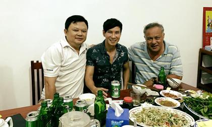 Cùng ở tuổi 48, Lý Hải gây choáng bởi ngoại hình khi ngồi cùng hội bạn thân