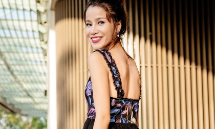 'Gái một con' Bảo Trúc mặc gợi cảm nhưng tinh tế với đầm hở lưng