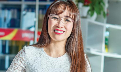 Nữ tỷ phú USD đầu tiên của Việt Nam khoe giọng hát 'ngọt lịm'