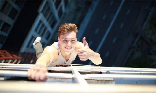 Chết vì selfie - sự thật rợn người và lời cảnh tỉnh cho giới trẻ yêu 'sống ảo'