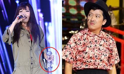 Bị khán giả ném chai nước vào người, Phương Thanh ứng xử khác xa Trường Giang