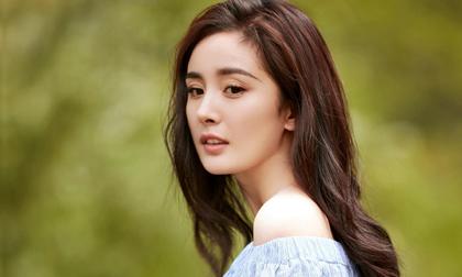 Mặc đồ đơn giản nhưng Dương Mịch vẫn đẹp đến nao lòng