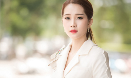 Dù kín đáo, Hoa hậu Thu Thảo vẫn hút hồn mọi ánh nhìn