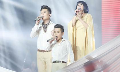Giọng hát Việt 2017: Hot boy team Đông Nhi khiến Thu Minh 'sống lại' với tiết mục '3 thế hệ'
