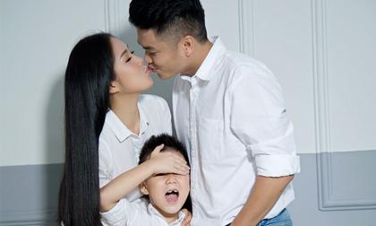 Con trai Lê Phương thân thiết với tình mới của mẹ