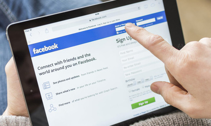 Vợ vào tài khoản Facebook chồng có thể bị phạt 50 triệu