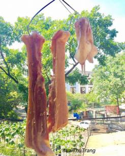 Thời tiết nắng nóng, người phụ nữ Hà Nội mang thịt ra phơi và cái kết khiến ai cũng 'sốc'