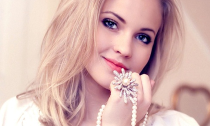 Top con giáp nữ giúp chồng đếm tiền mỏi tay, lộc phát ầm ầm cuối năm 2017