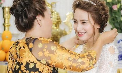 Hải Băng lại khoe thêm ảnh đính hôn với của hồi môn nặng trĩu