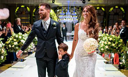 Đằng sau loạt ảnh sang chảnh, đây là những hình ảnh 'độc' và vui nhộn trong đám cưới Messi