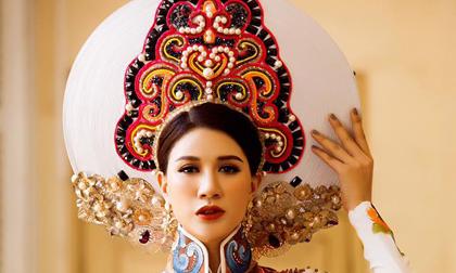 'Gái một con' Trang Trần quý phái, quyền lực khi diện áo dài