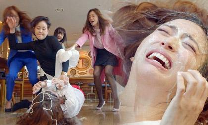 Phim của Kim Hee Sun gây sốc vì cảnh phụ nữ 'quật nhau' bằng mì quá bạo lực