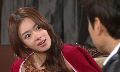 Chồng kéo chăn lên rồi bảo tôi tắt đèn cho anh ngủ tiếp như thể cô thư ký chưa từng ở đây