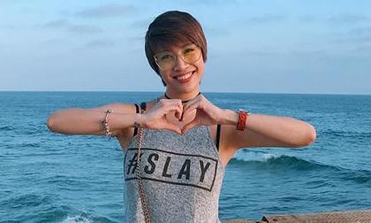 Ca sĩ Pha Lê mặc trang phục năng động, rạng rỡ trên đất Mỹ