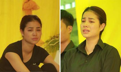 Tin sao Việt 30/7/2017: Hoa hậu Phạm Hương liên tục khóc nấc khi lo hậu sự cho bố