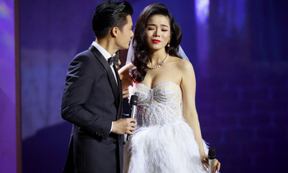 Lệ Quyên làm đám cưới với Quang Dũng ngay trên sân khấu