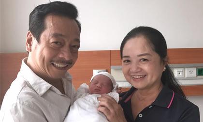 'Ông trùm Phan Quân' - Hoàng Dũng vui mừng vì gia đình có thêm thành viên mới