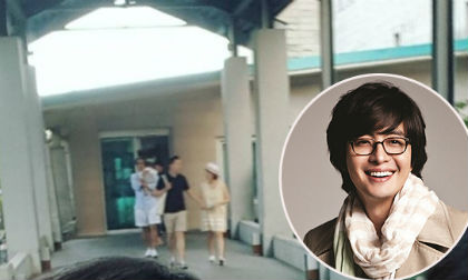 Vợ chồng Bae Yong Joon lần đầu lộ diện cùng con trai