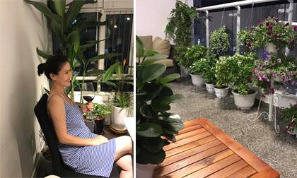 Không gian ngập tràn sắc hoa và cây xanh trong căn hộ của Thân Thúy Hà