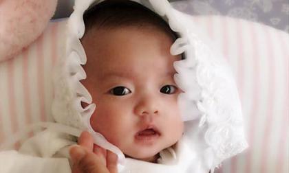 Con gái Vy Oanh đáng yêu khi thử đồ chuẩn bị đi 'trẩy hội'