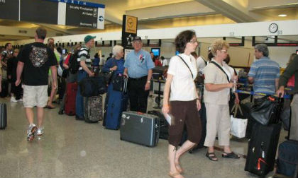 Mẹo rút ngắn thời gian không phải chờ đợi lâu tại sân bay